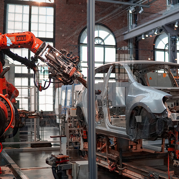 lenny-kuhne-jHZ70nRk7Ns-unsplash smart manufacturing
